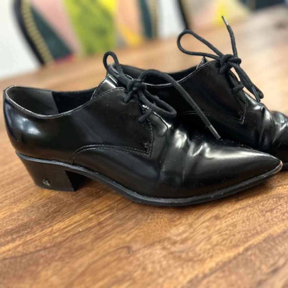 Marc Fisher lace up heel - black patent leather - size: 7.5
